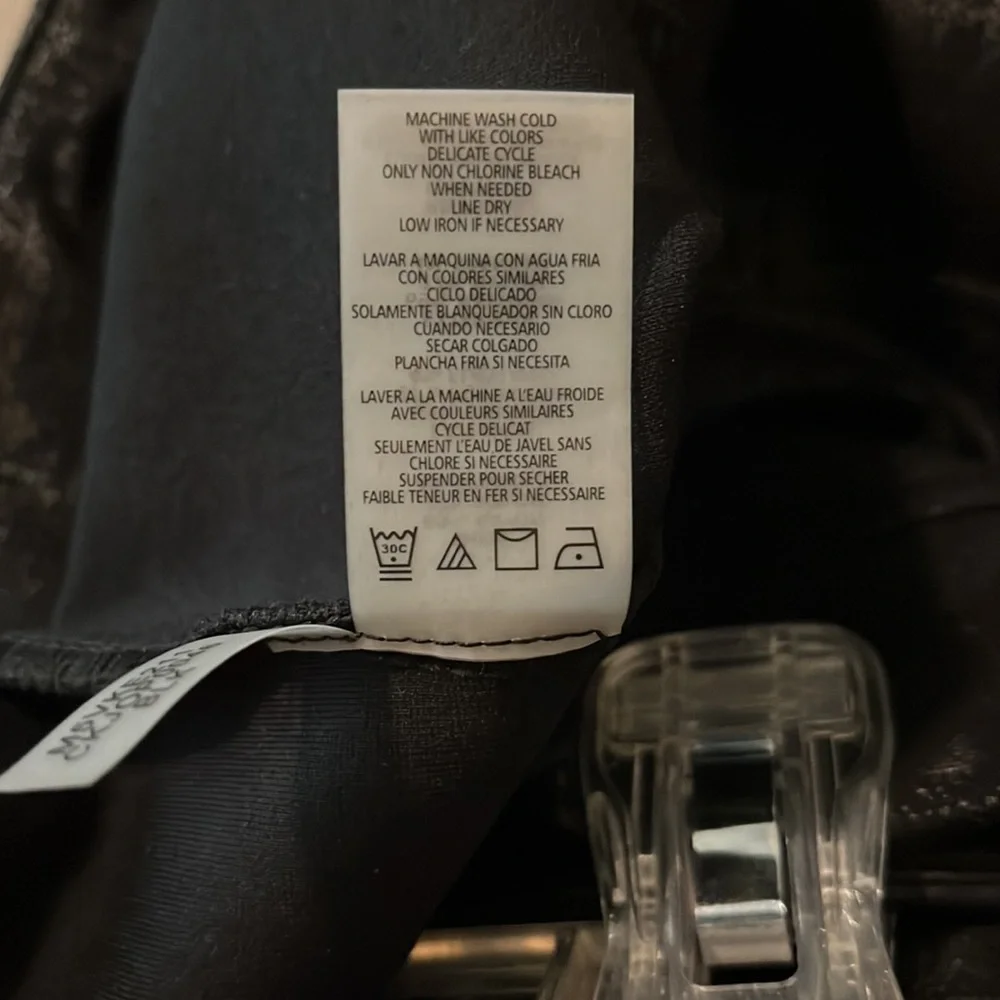 ⚡️NWOT⚡️ Calvin Klein Animal Print Compression Pants. - Picture 7 of 7